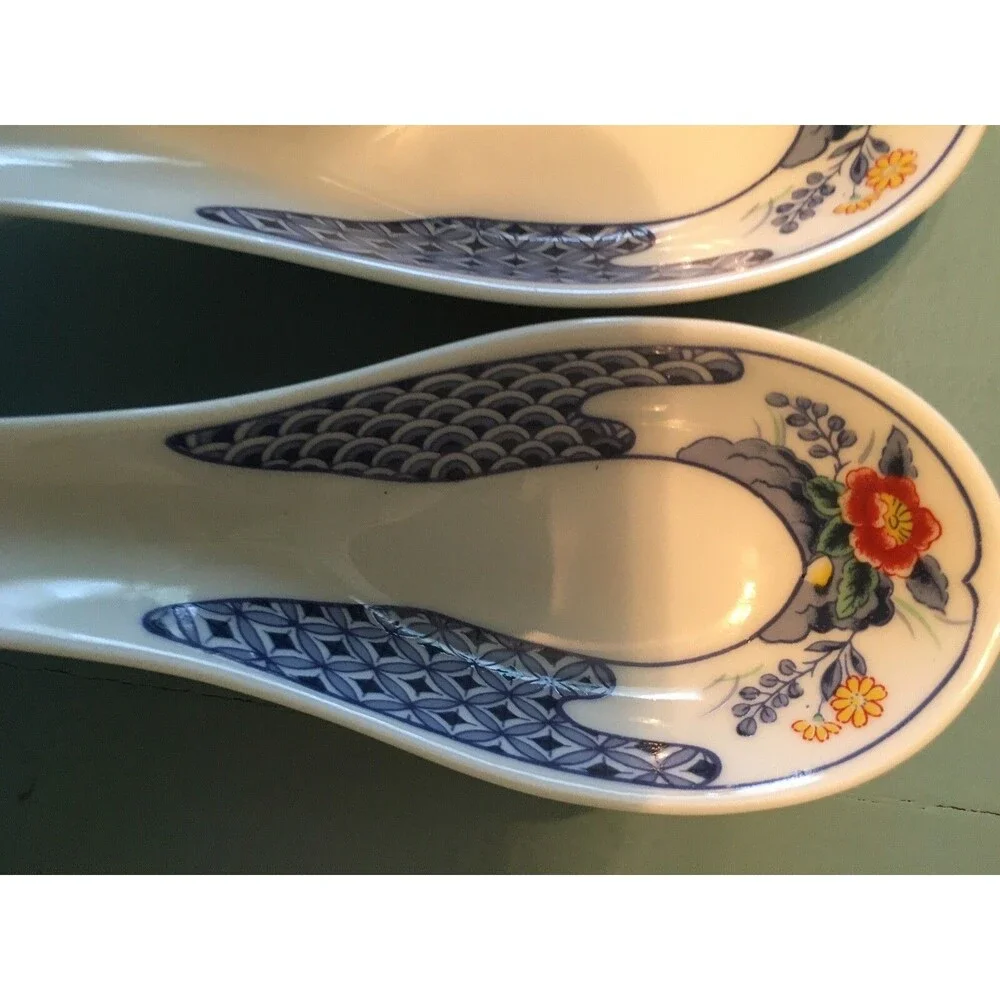 3 CHINESE CERAMIC White Spoons 6